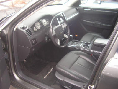 2009 Chrysler 300  Touring/Signature Series