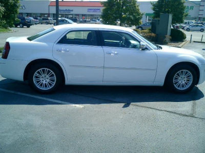 2010 Chrysler 300  Touring