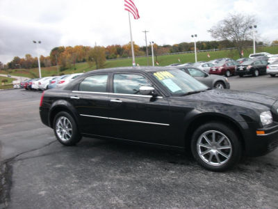 2010 Chrysler 300  Touring/Signature Series