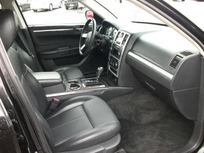 2010 Chrysler 300  Touring/Signature Series