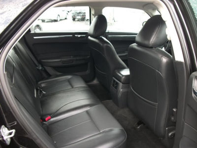 2010 Chrysler 300  Touring/Signature Series