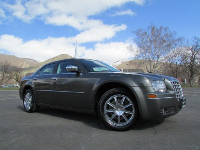 2010 Chrysler 300  Touring/Signature Series