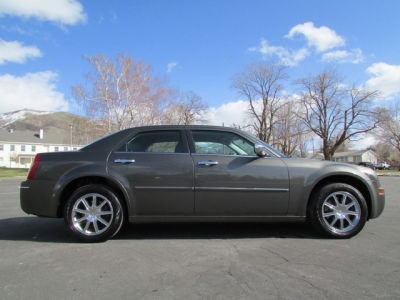 2010 Chrysler 300  Touring/Signature Series