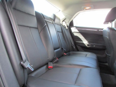 2010 Chrysler 300  Touring/Signature Series