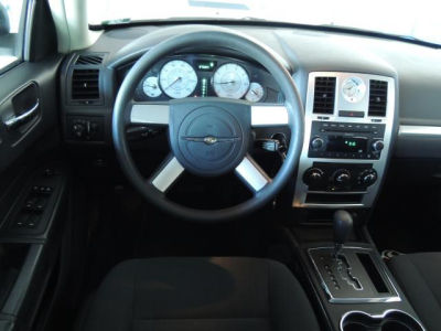 2010 Chrysler 300  Touring