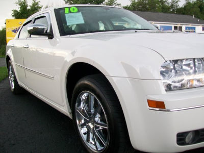 2010 Chrysler 300  Touring/Signature Series