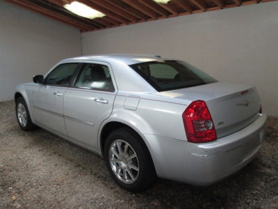 2010 Chrysler 300  Touring/Signature Series