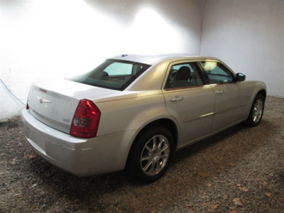2010 Chrysler 300  Touring/Signature Series