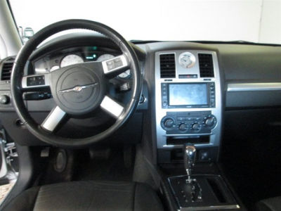 2010 Chrysler 300  Touring/Signature Series