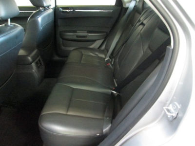 2010 Chrysler 300  Touring/Signature Series