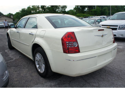 2010 Chrysler 300  Touring