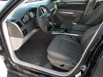 2009 Chrysler 300  LX