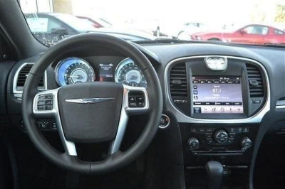2011 Chrysler 300  Limited