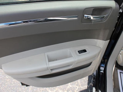 2010 Chrysler 300  Touring