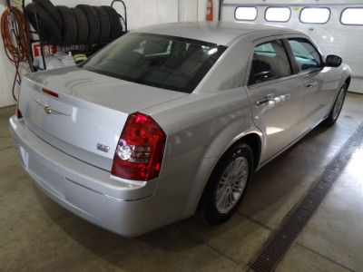 2010 Chrysler 300  Touring