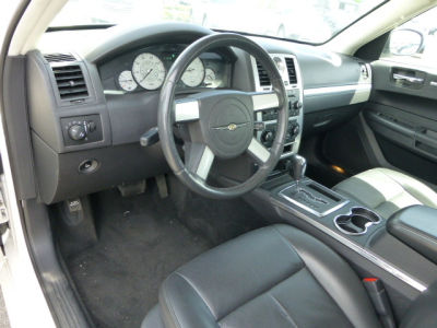 2010 Chrysler 300  Touring