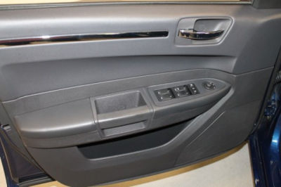 2010 Chrysler 300  Touring