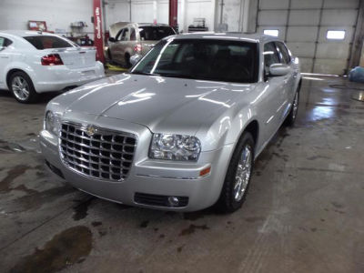 2009 Chrysler 300  Touring/Signature Series