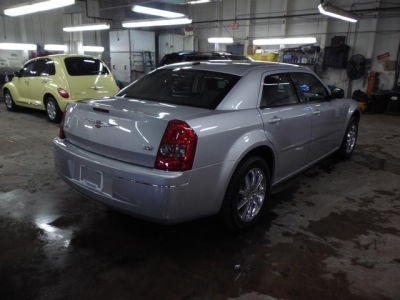 2009 Chrysler 300  Touring/Signature Series