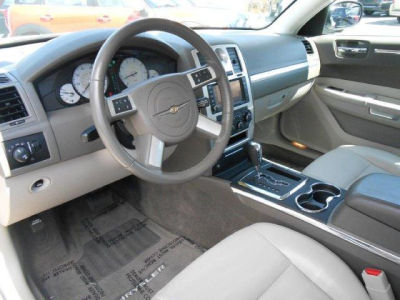 2010 Chrysler 300  Touring