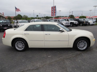 2010 Chrysler 300  Touring