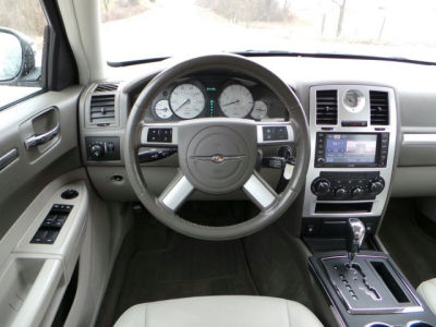 2010 Chrysler 300  Touring