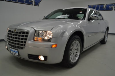 2010 Chrysler 300  Touring