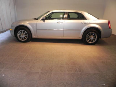 2009 Chrysler 300  Touring/Signature Series