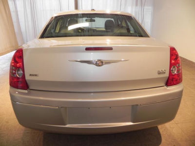 2009 Chrysler 300  Touring/Signature Series