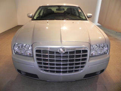 2009 Chrysler 300  Touring/Signature Series