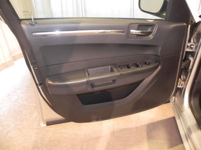 2009 Chrysler 300  Touring/Signature Series