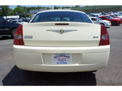 2009 Chrysler 300  LX