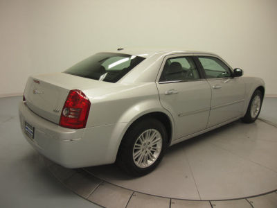 2010 Chrysler 300  Touring