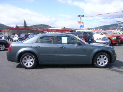2005 Chrysler 300  Touring