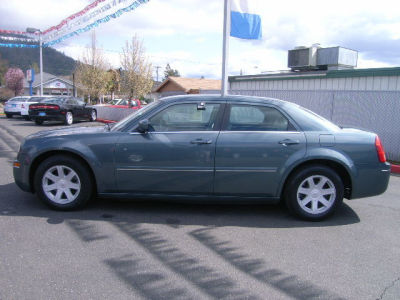 2005 Chrysler 300  Touring
