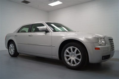 2009 Chrysler 300  TOUR
