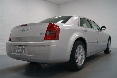 2009 Chrysler 300  TOUR