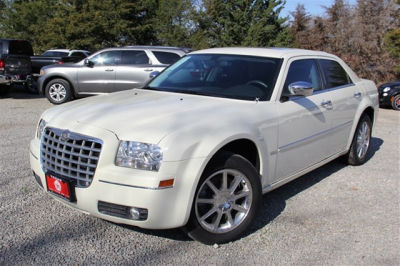 2010 Chrysler 300  Touring/Signature Series