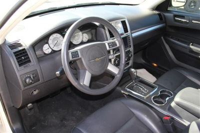 2010 Chrysler 300  Touring/Signature Series