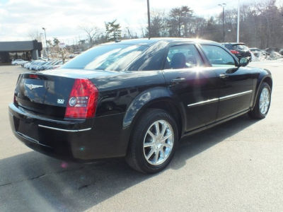 2009 Chrysler 300  Touring/Signature Series