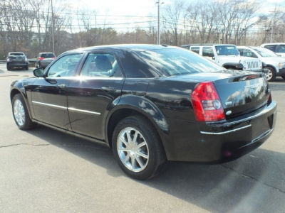 2009 Chrysler 300  Touring/Signature Series