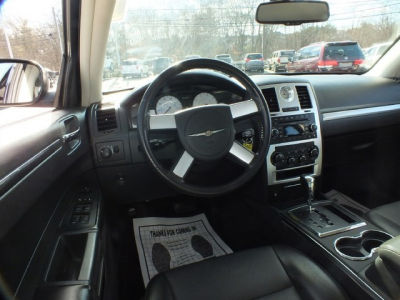 2009 Chrysler 300  Touring/Signature Series