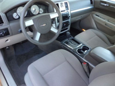 2010 Chrysler 300  Touring