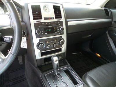 2010 Chrysler 300  Touring Executive