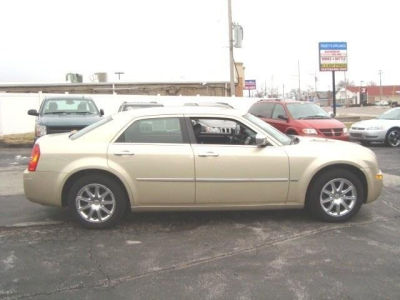 2010 Chrysler 300  Touring Signature