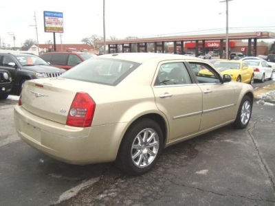 2010 Chrysler 300  Touring Signature