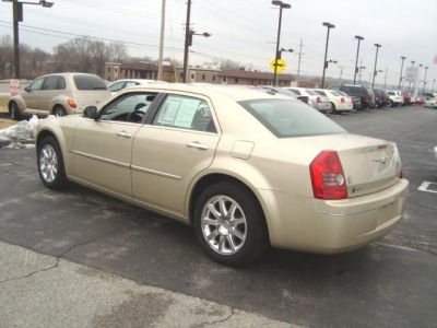2010 Chrysler 300  Touring Signature