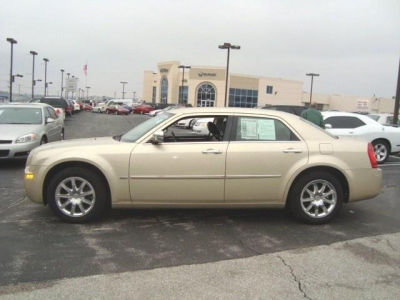 2010 Chrysler 300  Touring Signature
