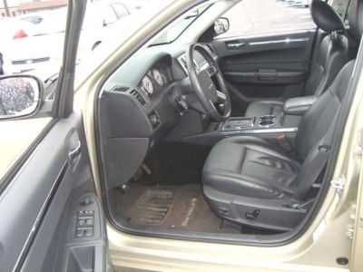 2010 Chrysler 300  Touring Signature