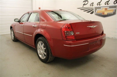 2010 Chrysler 300  Touring/Signature Series